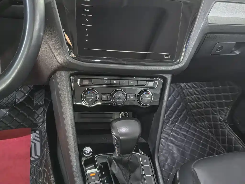Volkswagen Tiguan L — миниатюра 11
