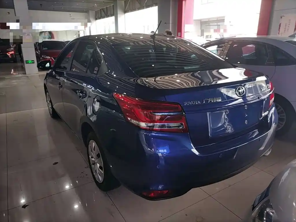 Toyota Yaris L — миниатюра 5