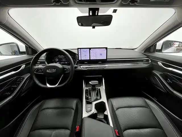 Geely Emgrand 2023 4 Champion 1.5L CVT Luxury