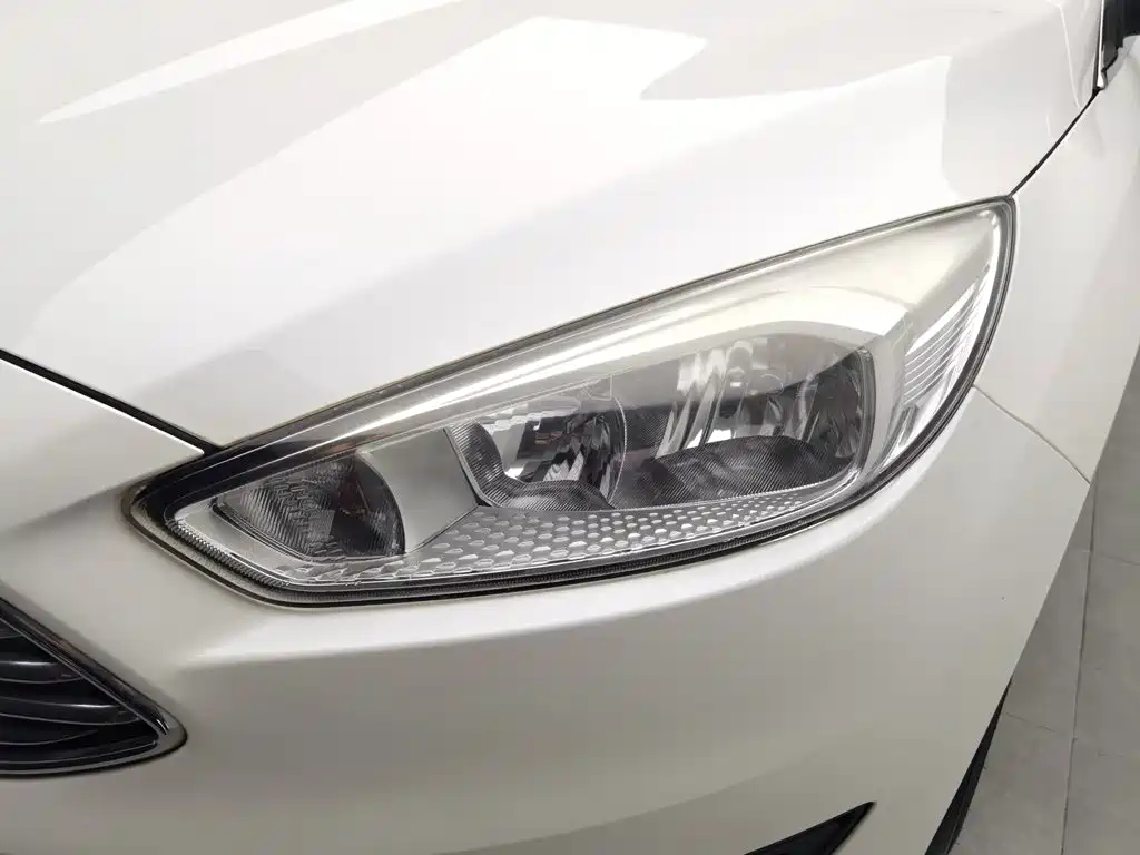 Ford Focus — миниатюра 7