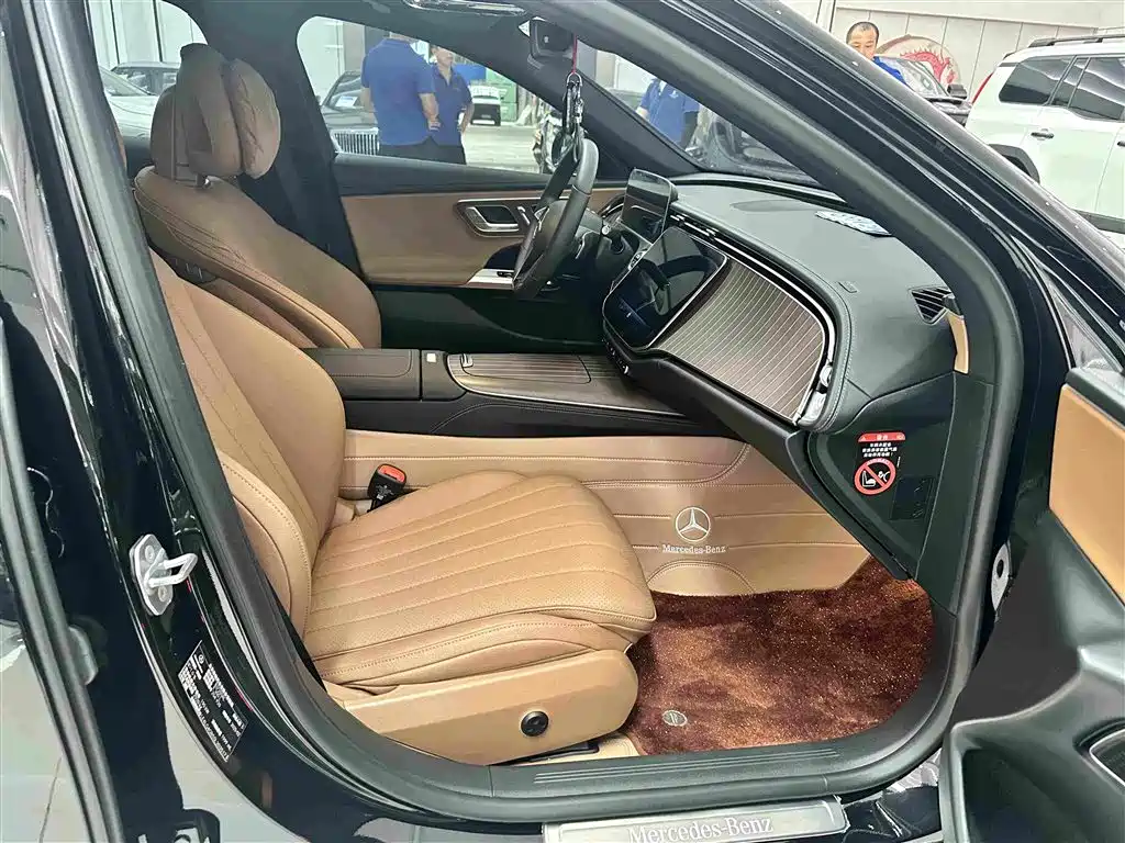 Mercedes-Benz E-Class — миниатюра 18