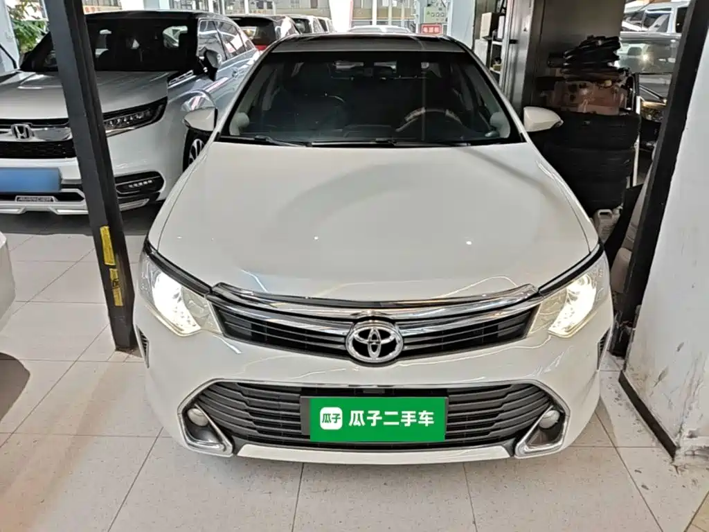 Toyota Camry — миниатюра 3