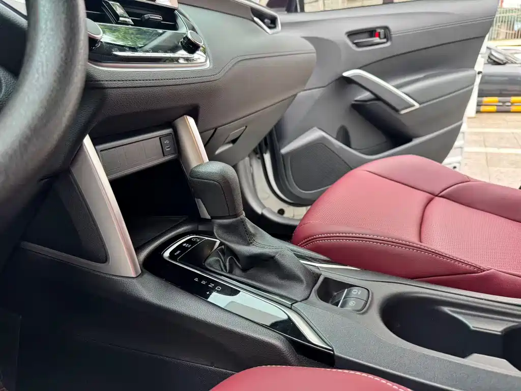 Toyota Frontlander — миниатюра 6