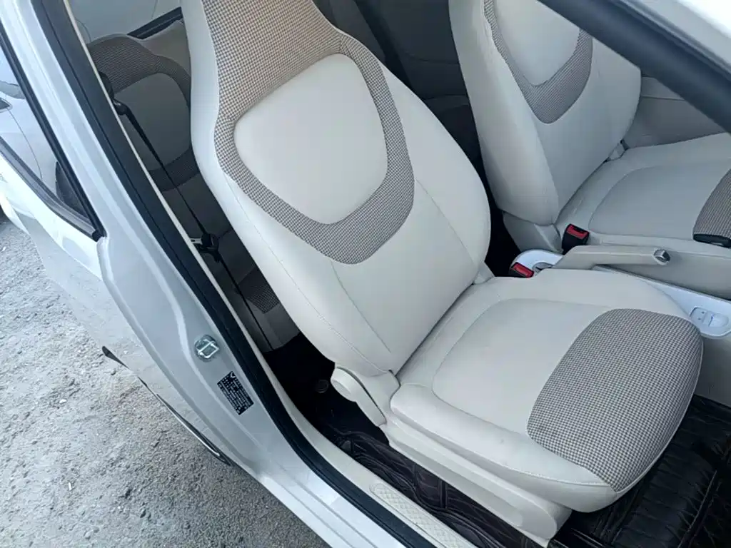 Wuling MINIEV — миниатюра 25