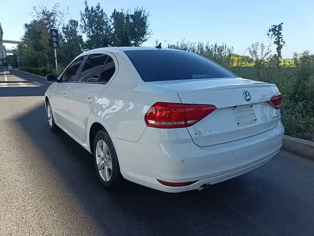 Volkswagen Lavida — миниатюра 5
