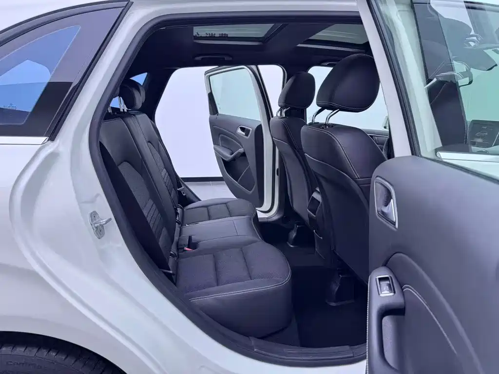 Mercedes-Benz B-Class — миниатюра 15