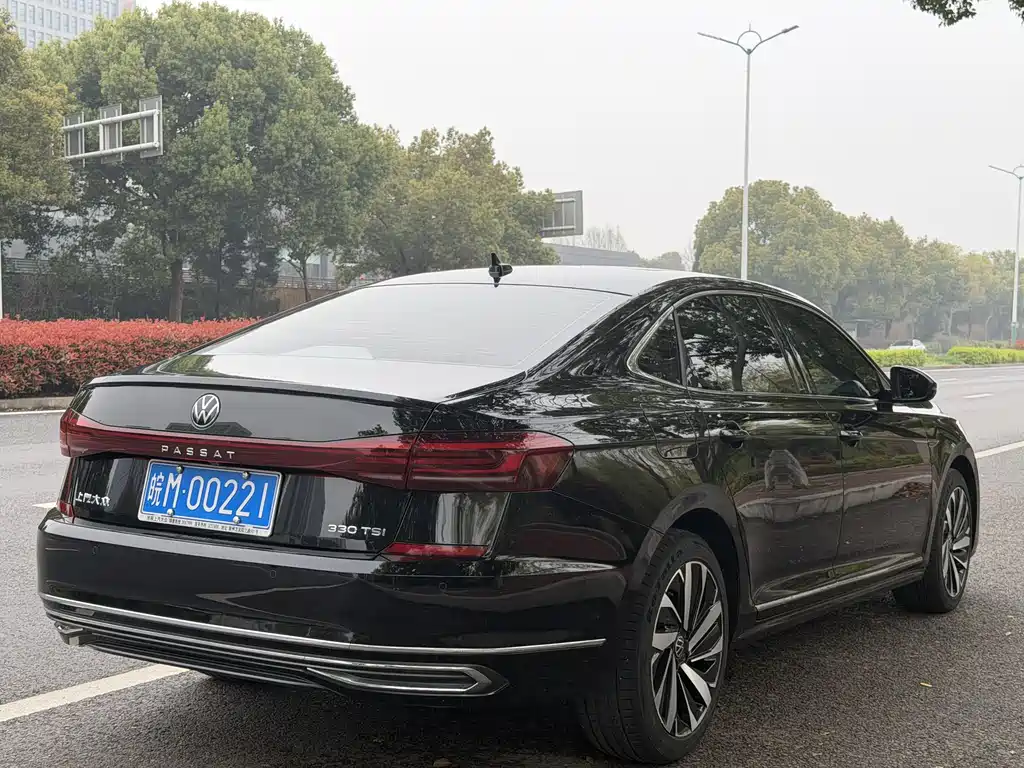 Volkswagen Passat 2022 330TSI Elite