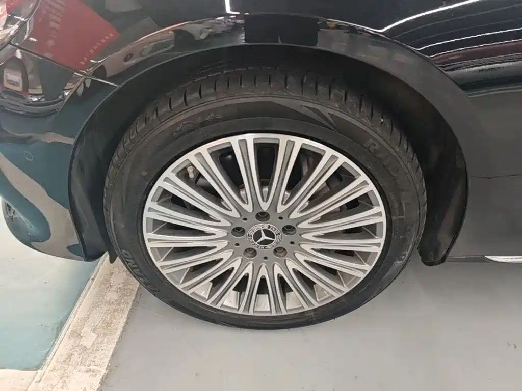 Mercedes-Benz E-Class — миниатюра 23