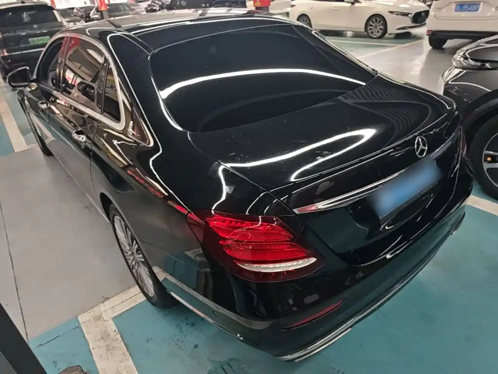 Mercedes-Benz E-Class — миниатюра 5