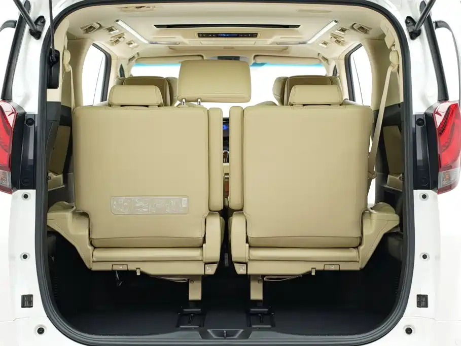 Toyota Alphard — миниатюра 36