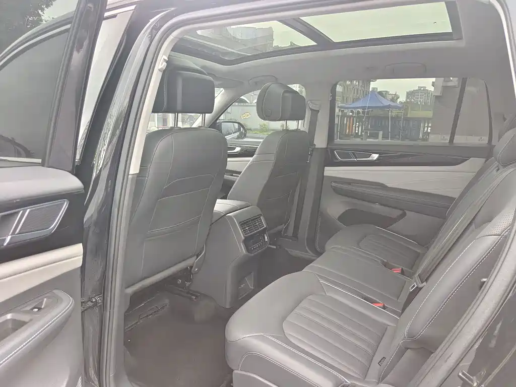 Volkswagen Teramont — миниатюра 8
