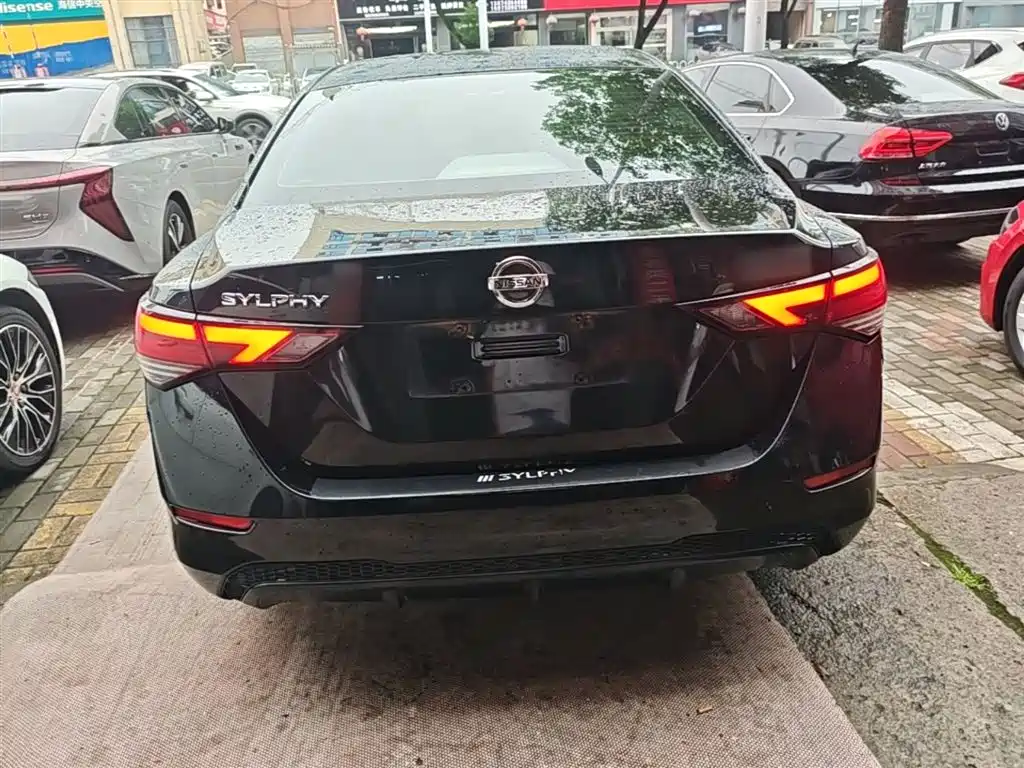 Nissan Sylphy 2021 1.6L XL CVT Enjoy