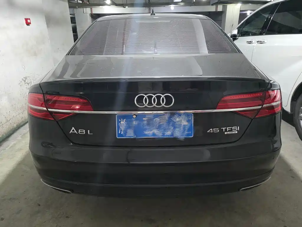 Audi A8 — миниатюра 3