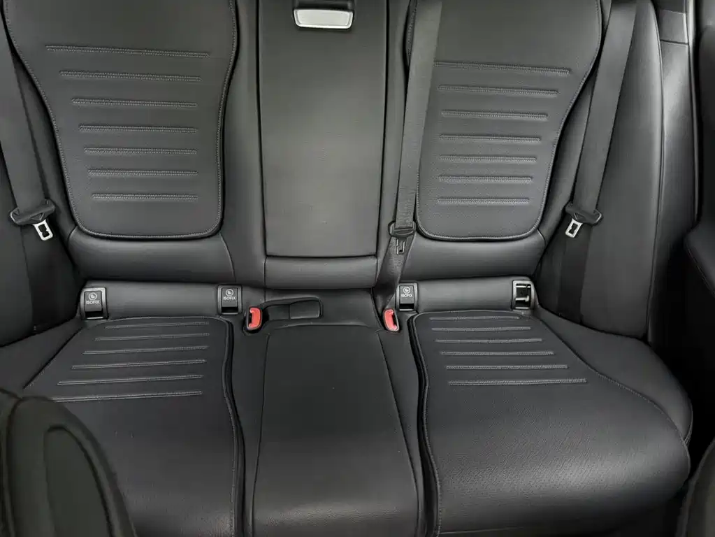 Mercedes-Benz C-Class — миниатюра 24