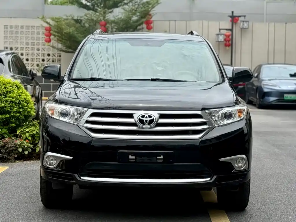 Toyota Highlander 2012 3.5L 7 мест