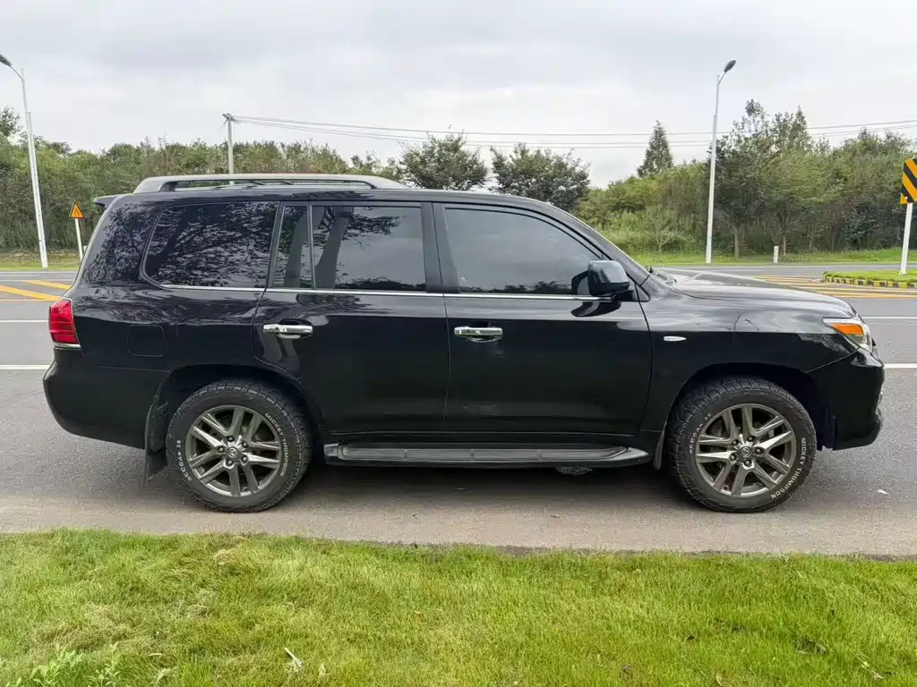 Lexus LX — миниатюра 2