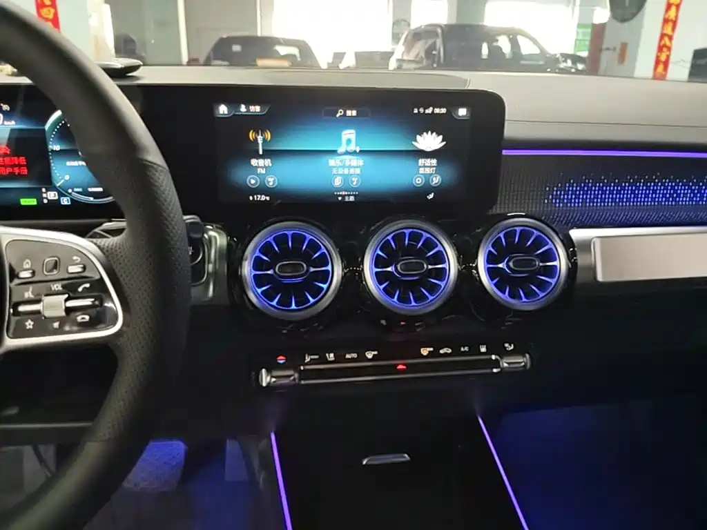 Mercedes-Benz EQB — миниатюра 13