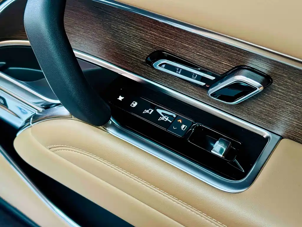 Land Rover Range Rover — миниатюра 16