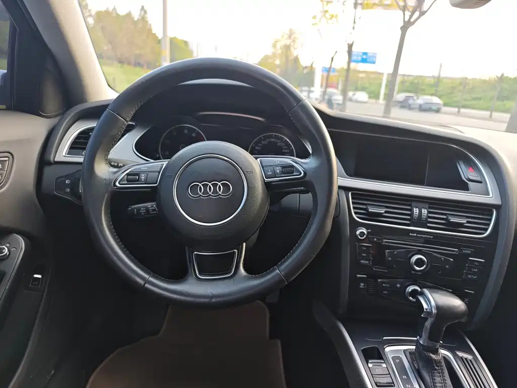 Audi A4L — миниатюра 4