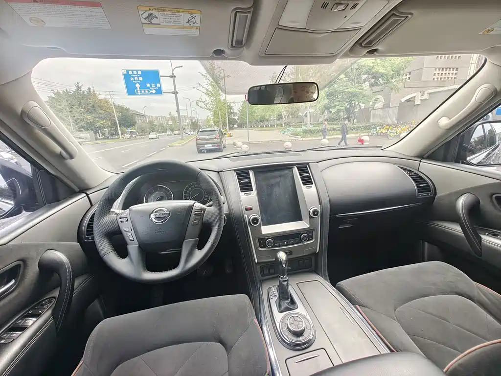 Nissan Patrol — миниатюра 4