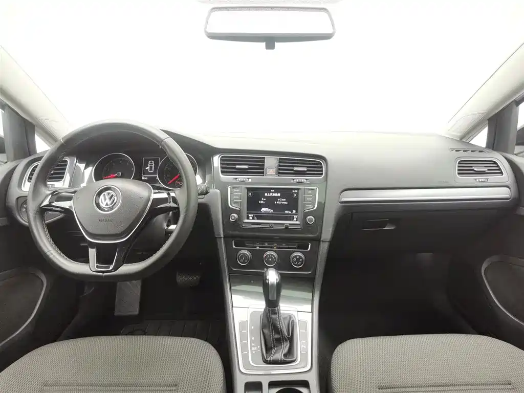 Volkswagen Golf 2017 1.6L AT Comfort