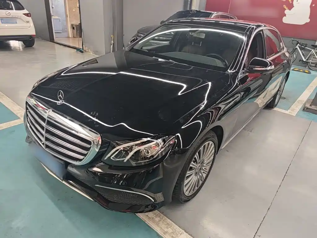 Mercedes-Benz E-Class — миниатюра 2