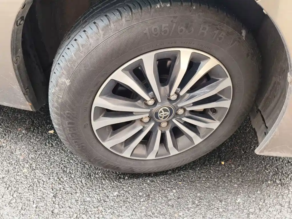 Toyota Corolla — миниатюра 8