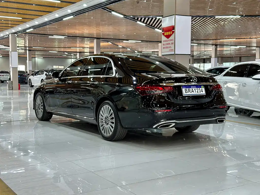 Mercedes-Benz E-Class — миниатюра 4