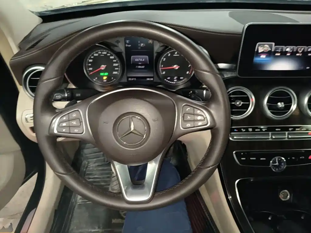 Mercedes-Benz C-Class — миниатюра 11
