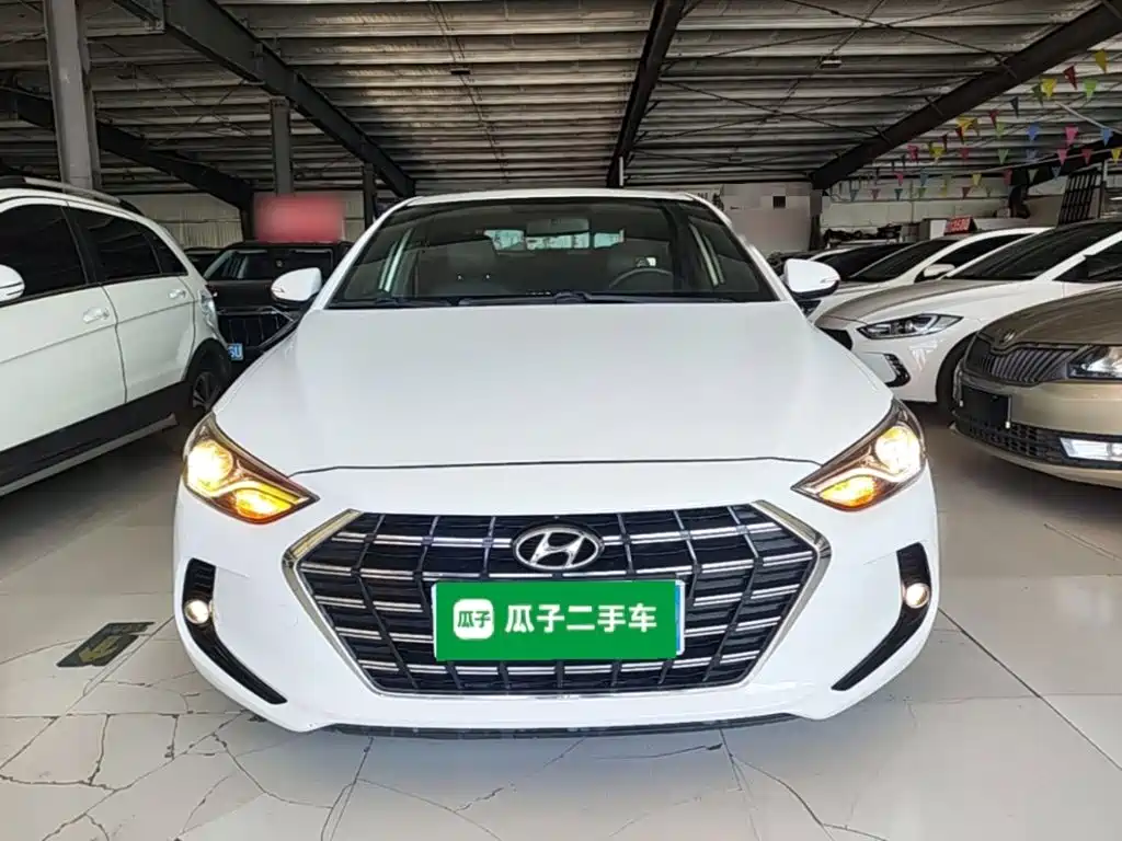 Hyundai Elantra — миниатюра 3