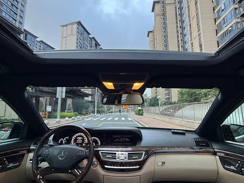 Mercedes-Benz S-Class — миниатюра 12