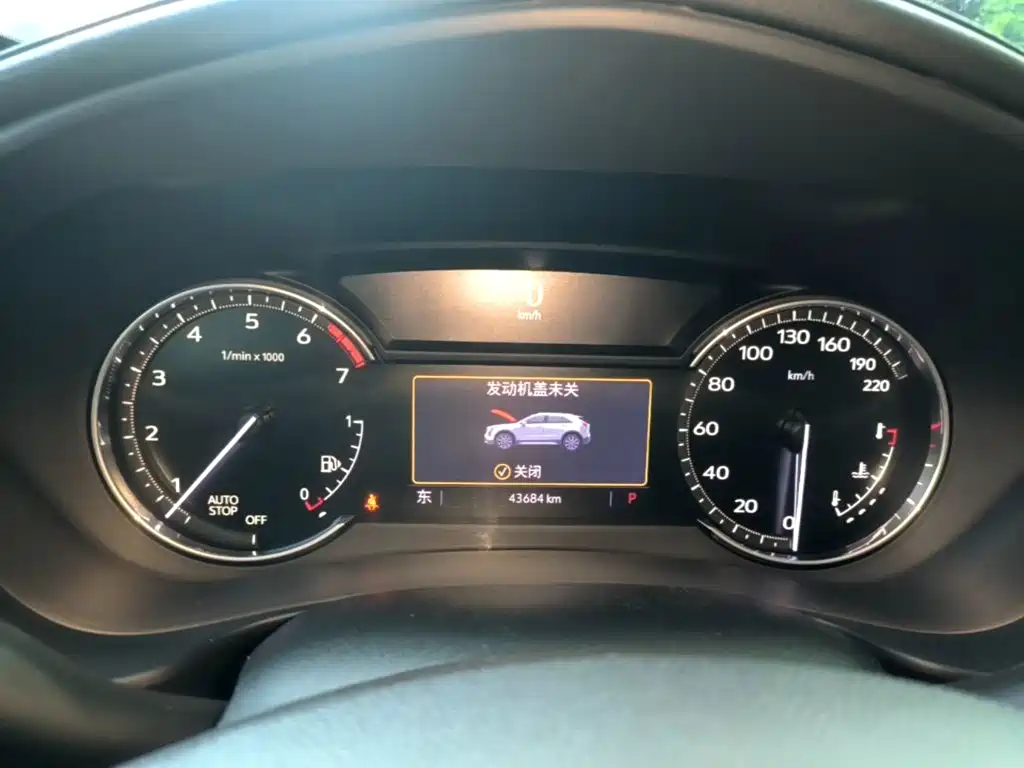 Cadillac XT4 — миниатюра 12