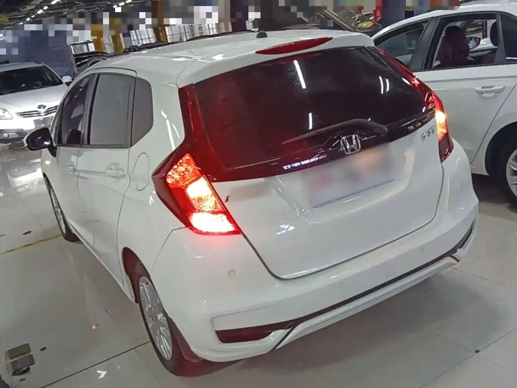 Honda Fit — миниатюра 5