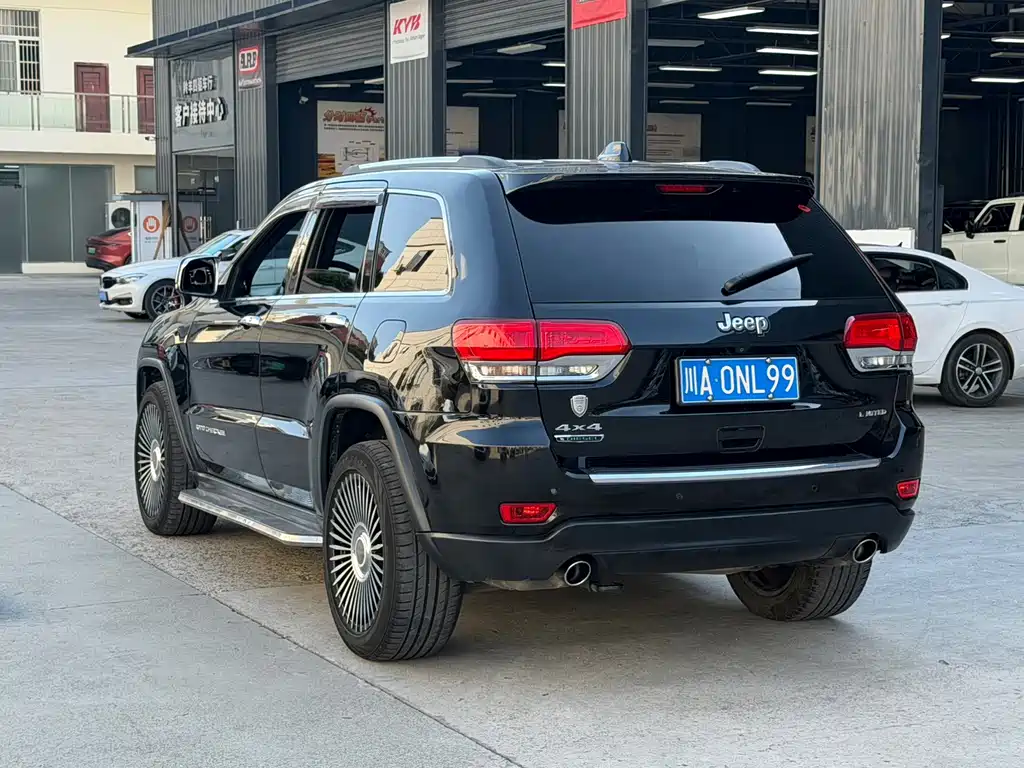 Jeep Grand Cherokee (Import) — миниатюра 12
