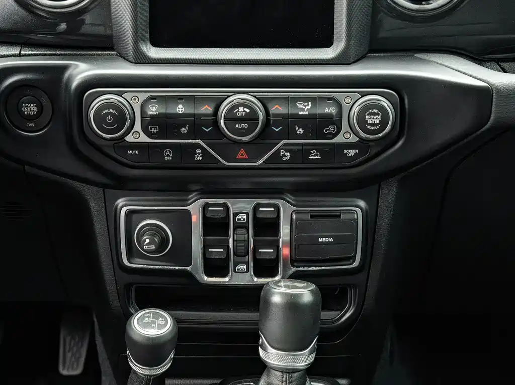 Jeep Wrangler — миниатюра 16