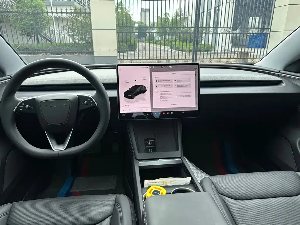 Tesla Model 3 — миниатюра 9