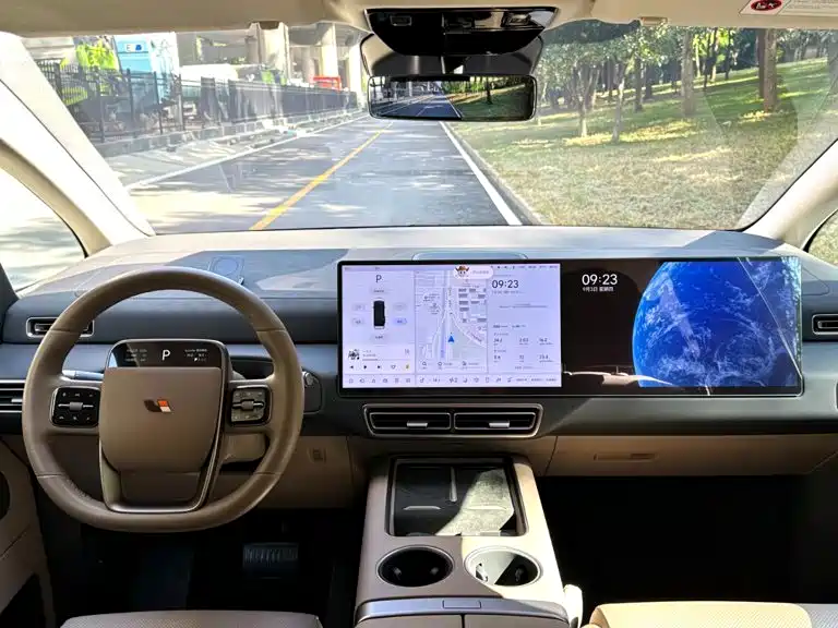 Li Auto Li MEGA — миниатюра 10