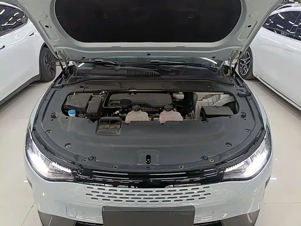 Leapmotor Leapmotor C01 — миниатюра 20