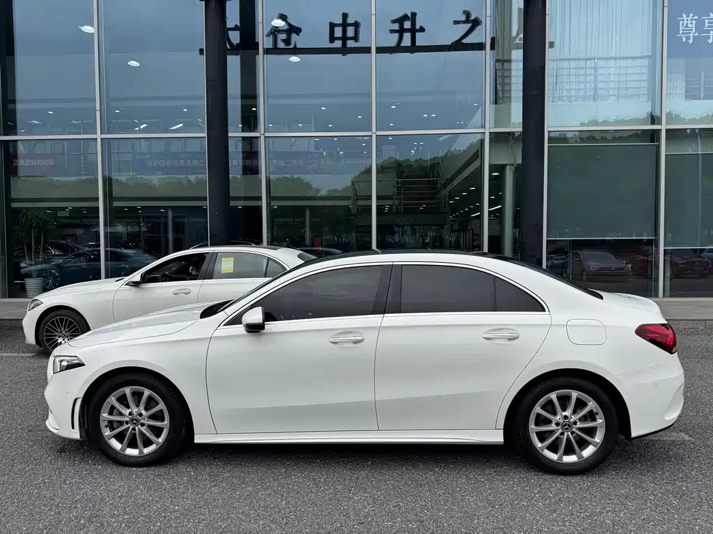 Mercedes-Benz A-Class — миниатюра 7