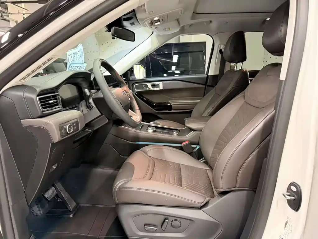 Ford Explorer — миниатюра 4