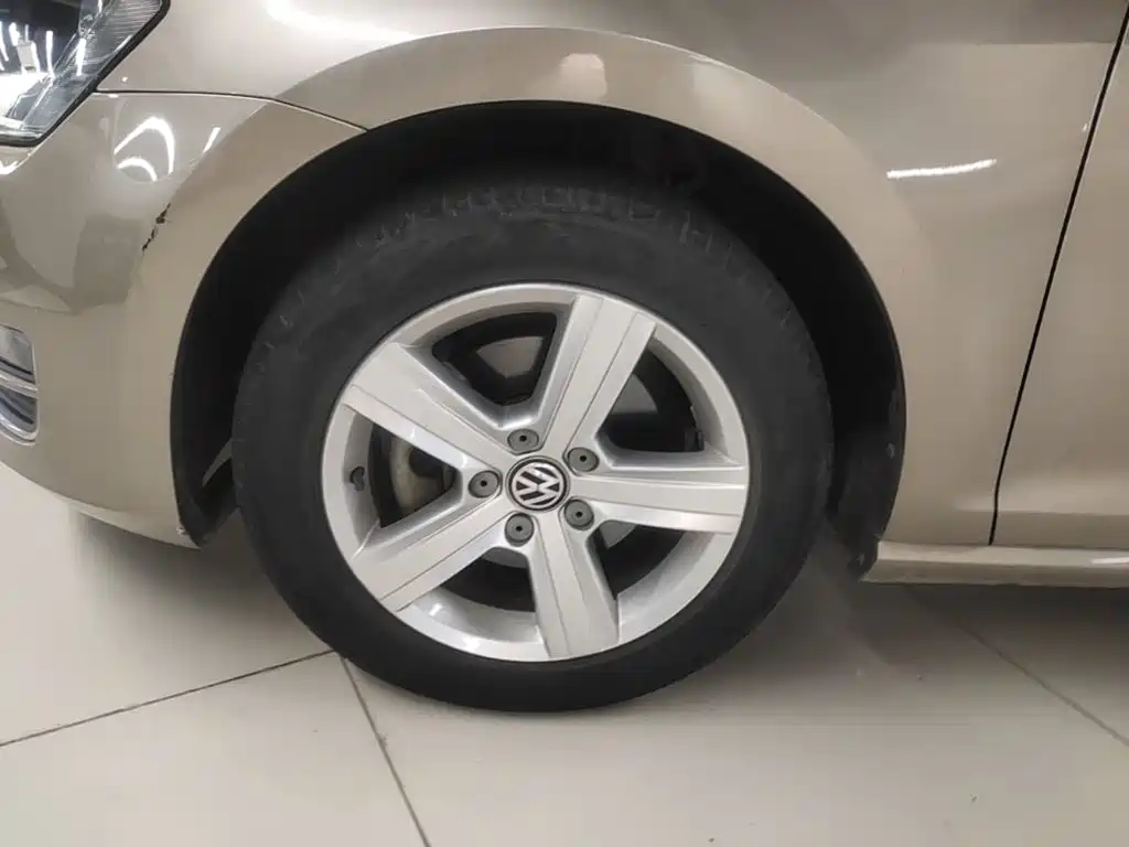 Volkswagen Golf — миниатюра 23