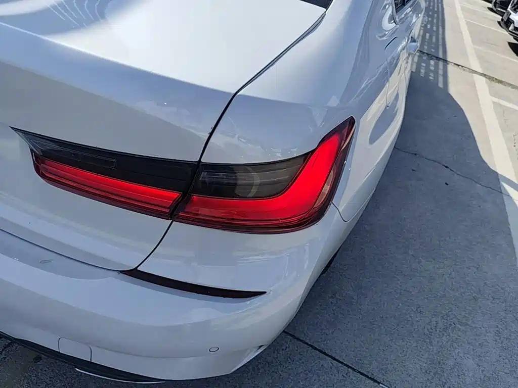 BMW 3 Series — миниатюра 8