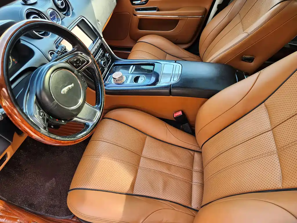 Jaguar XJ — миниатюра 22