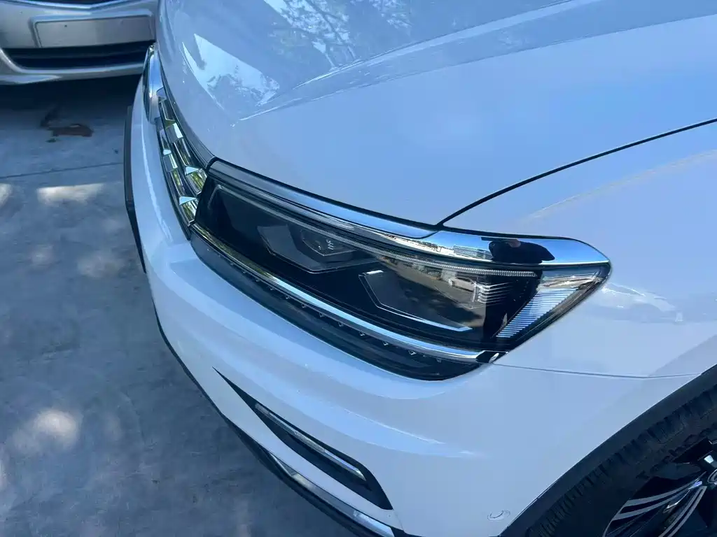 Volkswagen Tiguan L L 2017 330TSI AT Flagship