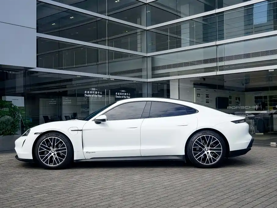 Porsche Taycan 2022 Taycan