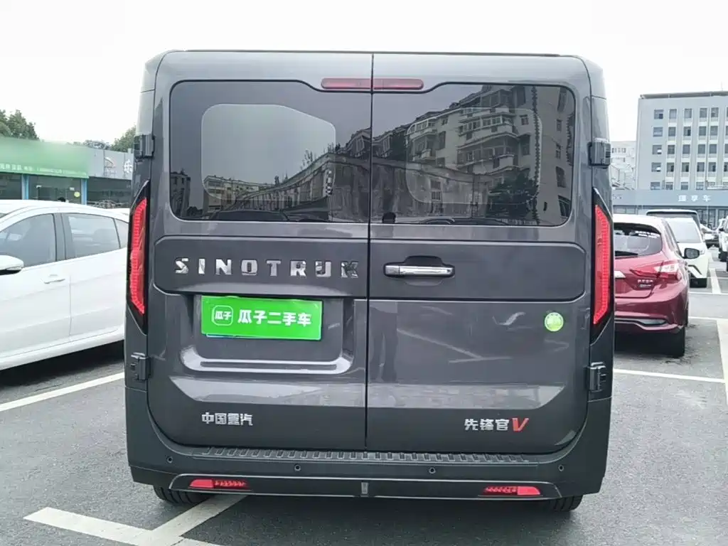 Sinotruk Vangard V — миниатюра 6