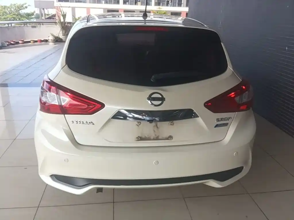 Nissan Tiida — миниатюра 6