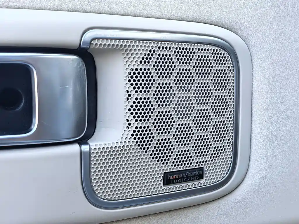 Land Rover Range Rover — миниатюра 21
