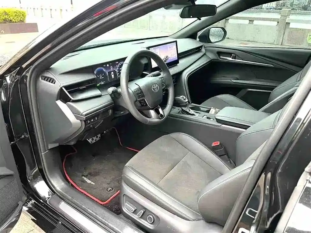 Toyota Camry 2024 2.0HXS Sport Plus