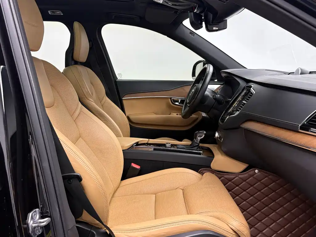 Volvo XC90 — миниатюра 11